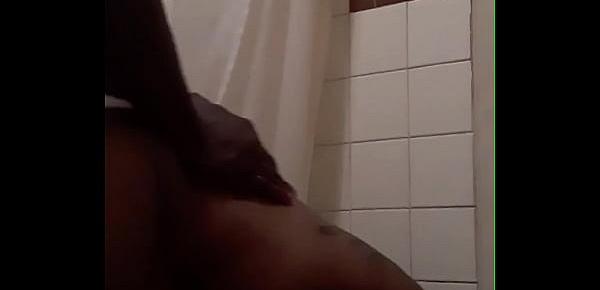  Guy breaks dread head chick back in shower @scandalous grind and briiexclusive